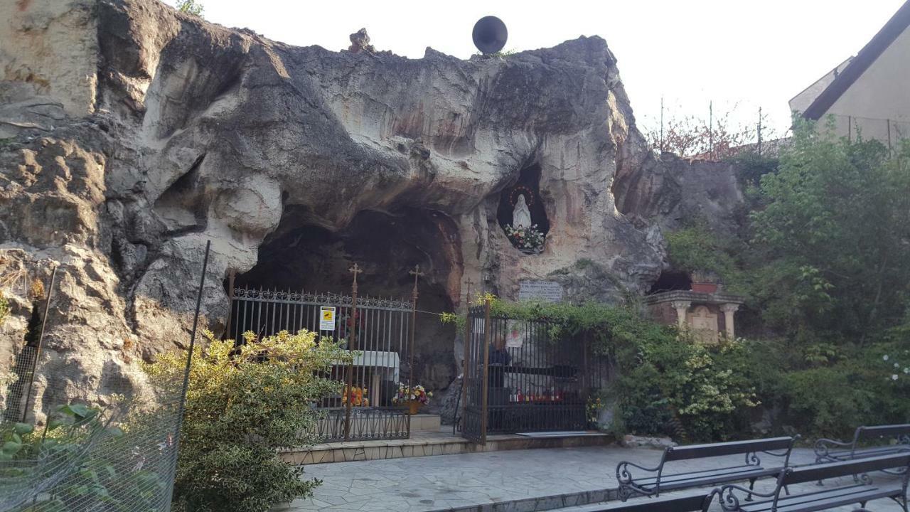 Location Turistic Monolocale Nel Parco Del Santuario Apartamento Asti Exterior foto